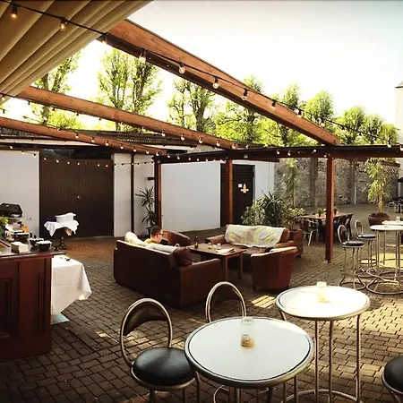 Benners Отель Трали