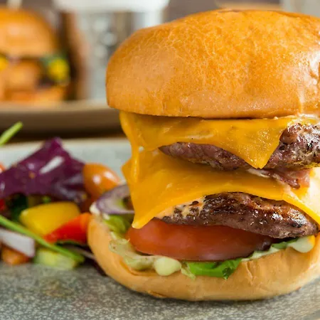 Отель Benners Трали