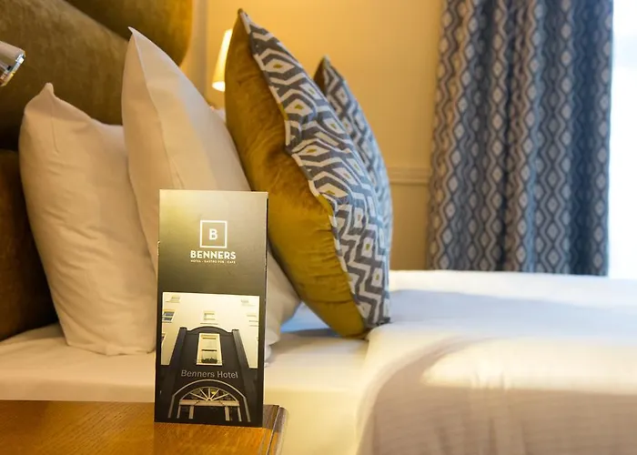 特拉利贝纳斯酒店